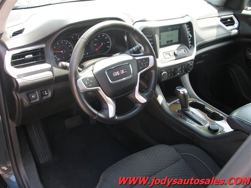 Used 2019 GMC Acadia SLE AWD/4WD image 2