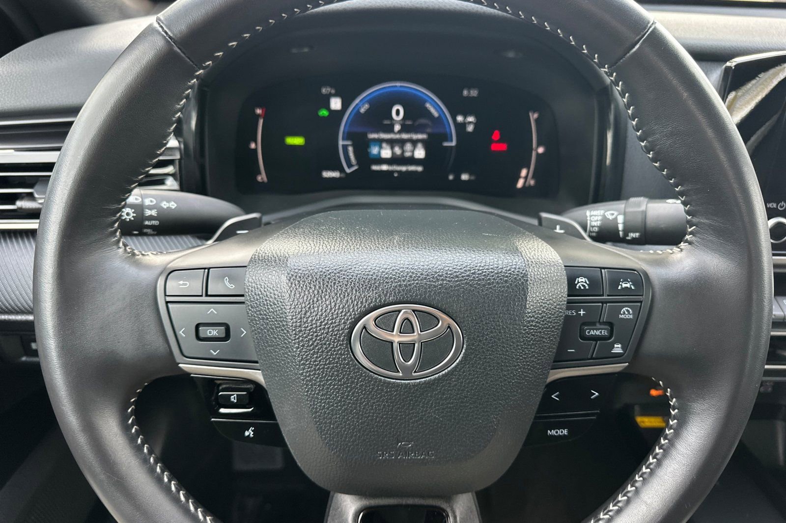 Used 2025 Toyota Camry SE FWD image 22