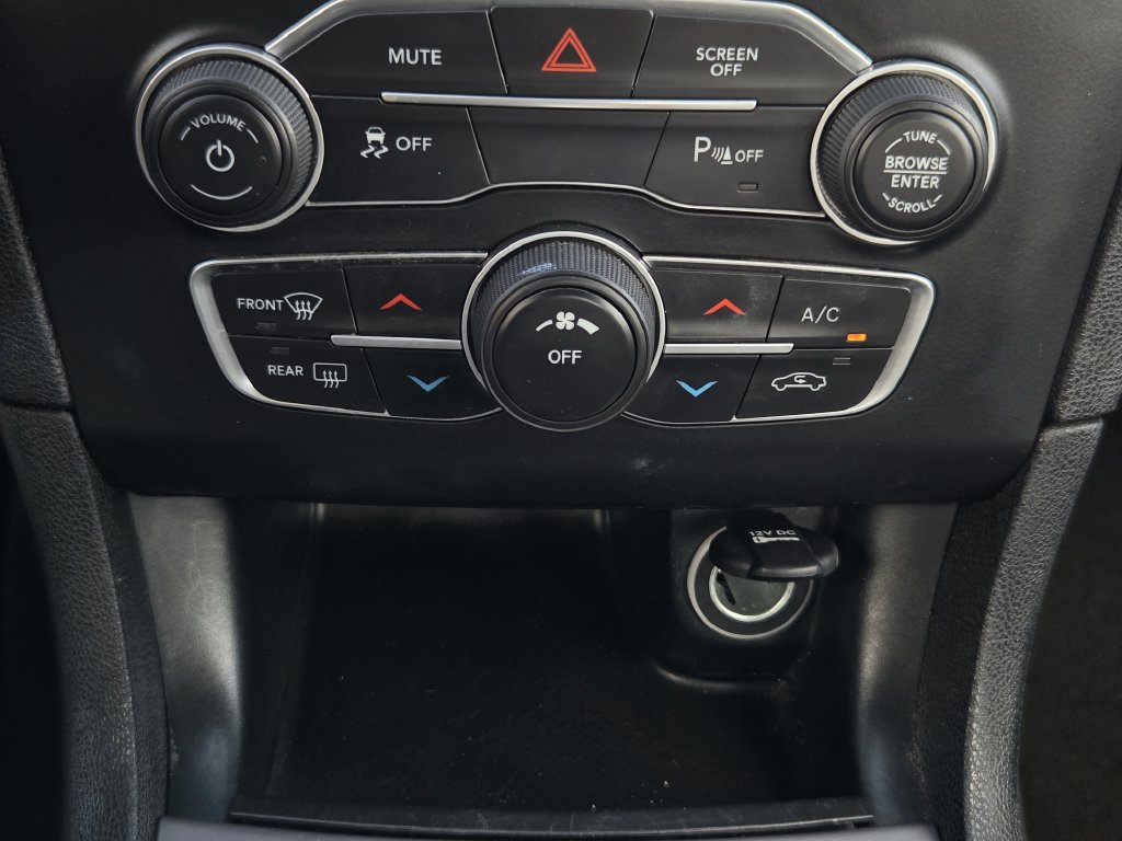 Used 2022 Dodge Charger SXT RWD image 17