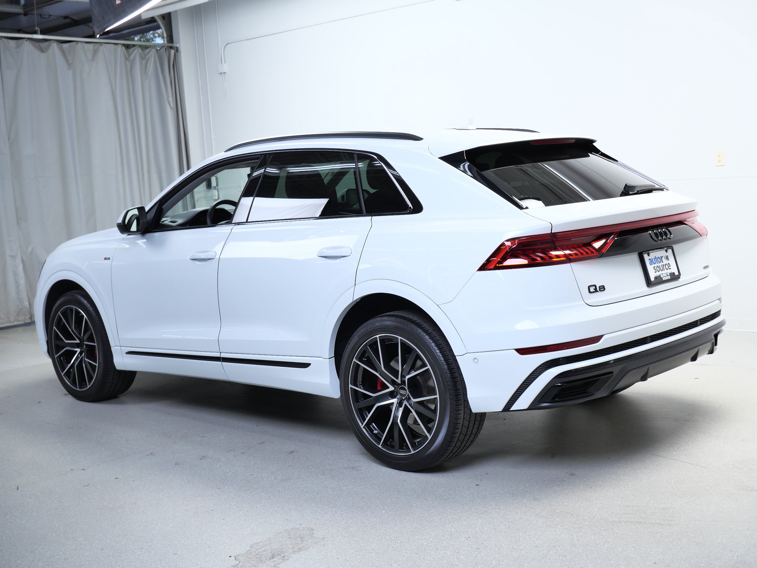 Used 2023 Audi Q8 Premium Plus w/ Premium Plus Package AWD/4WD image 11