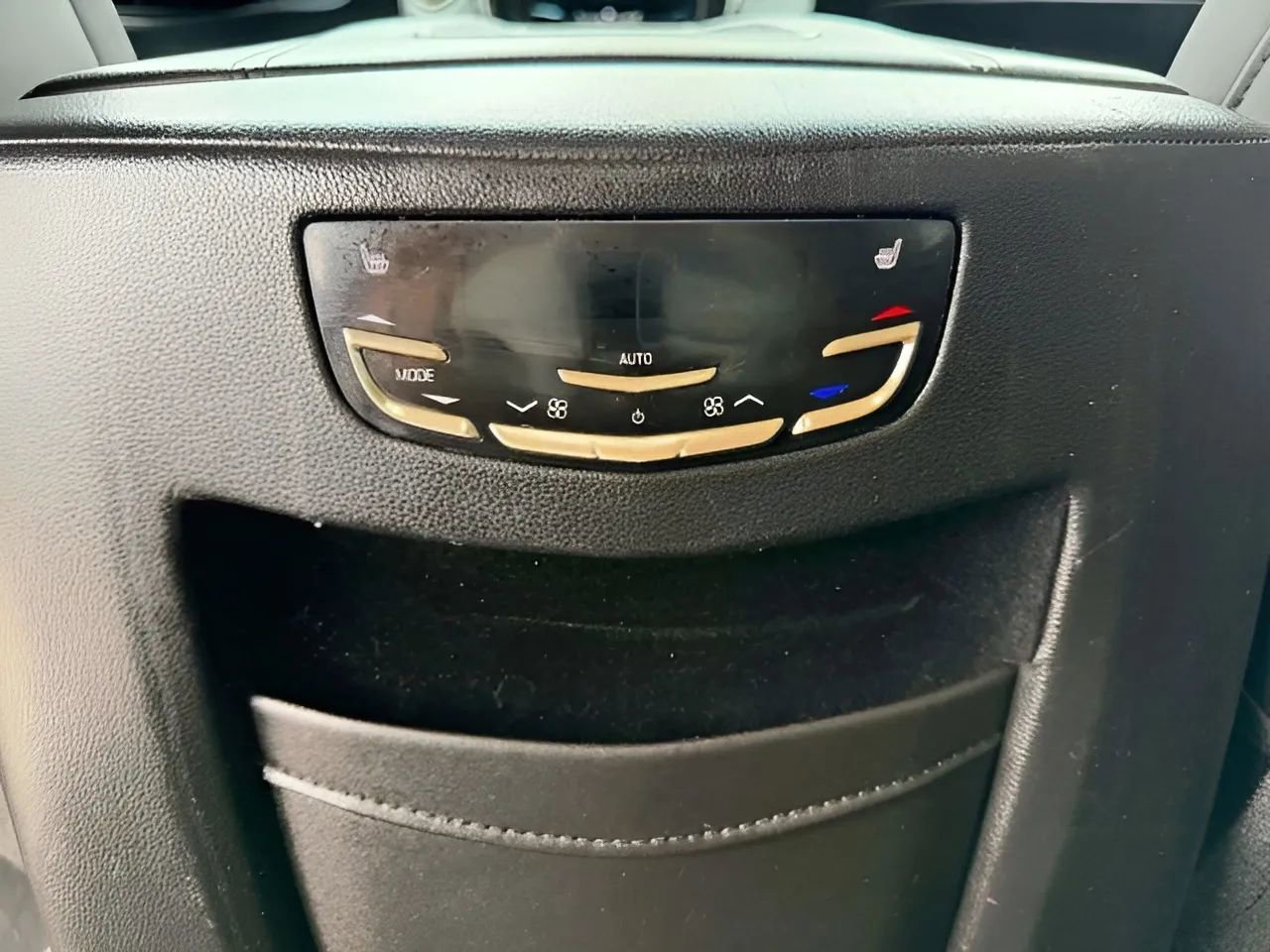 Used 2018 Cadillac Escalade Luxury image 43