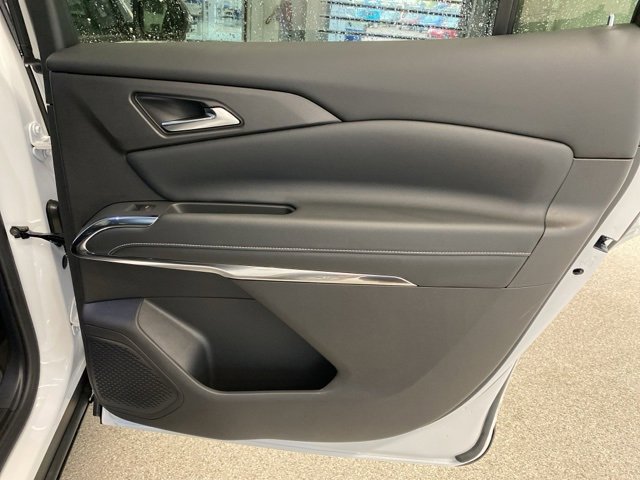 New 2026 Chevrolet Traverse LT w/ LPO, Floor Liner Package image 32