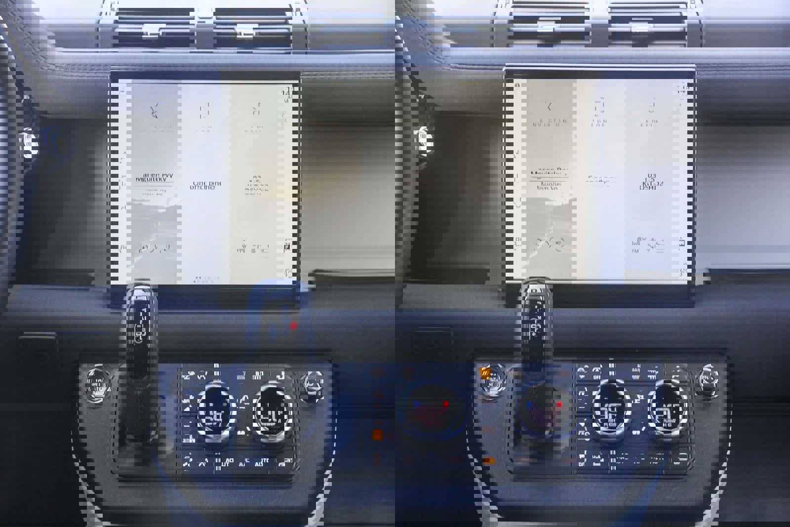 Used 2023 Land Rover Defender 130 SE image 13