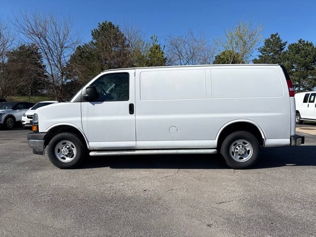 Used 2024 Chevrolet Express 2500 w/ Driver Convenience Package RWD image 2
