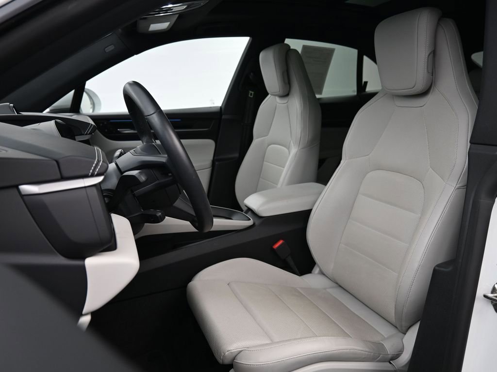 Certified 2025 Porsche Macan Electric image 5