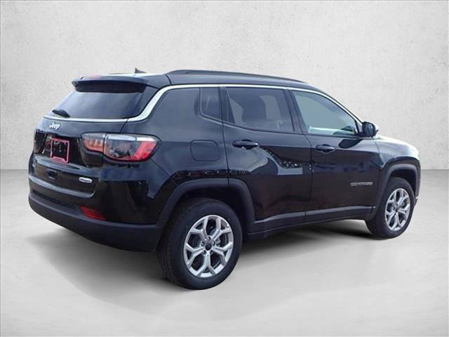 New 2026 Jeep Compass Latitude AWD/4WD image 4