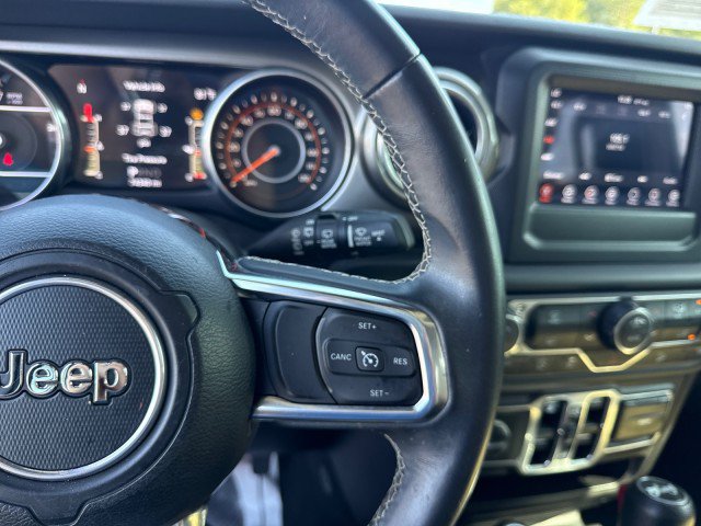 Used 2018 Jeep Wrangler Unlimited Sahara AWD/4WD image 31