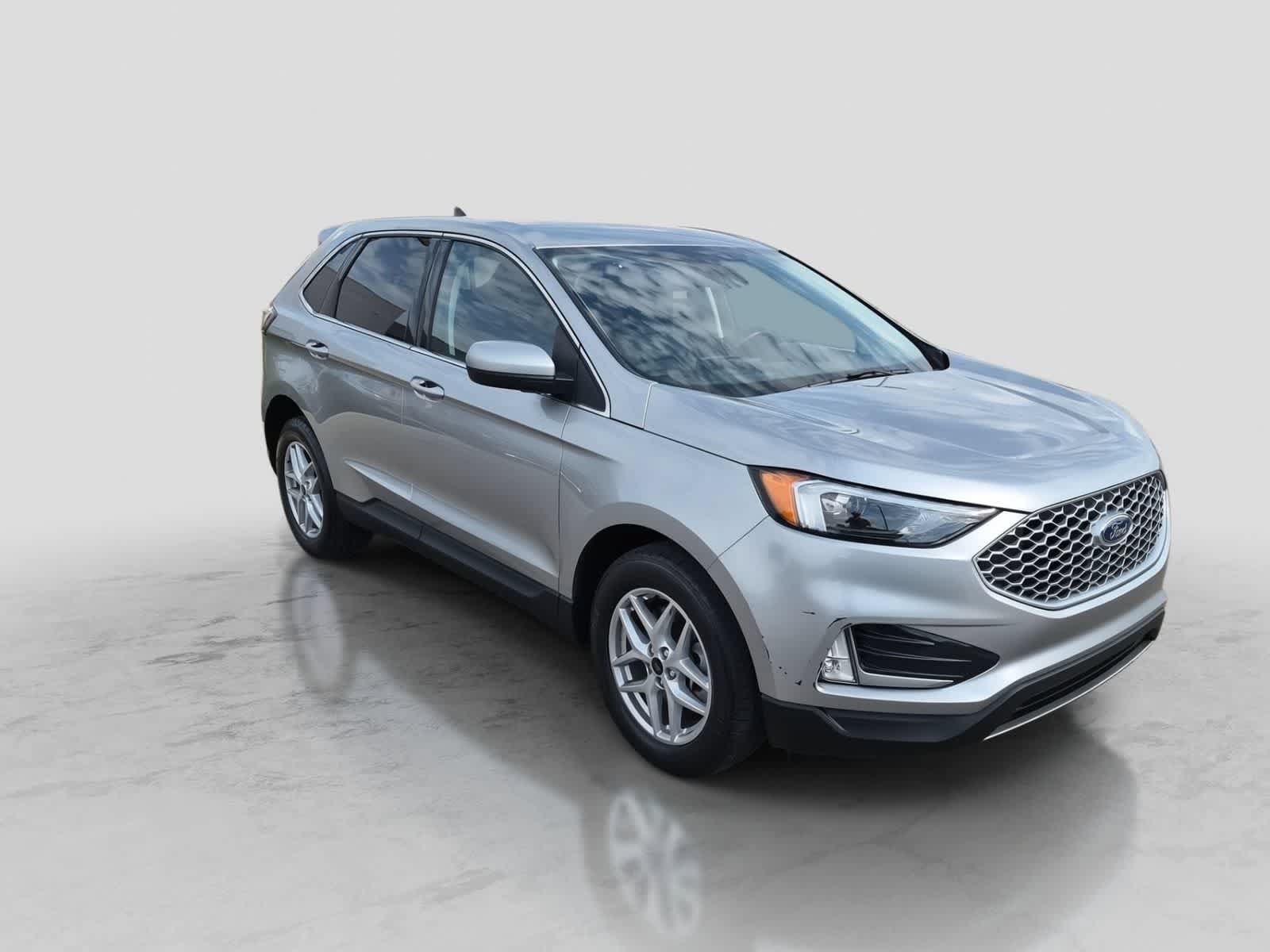 Used 2023 Ford Edge SEL w/ Convenience Package AWD/4WD image 2