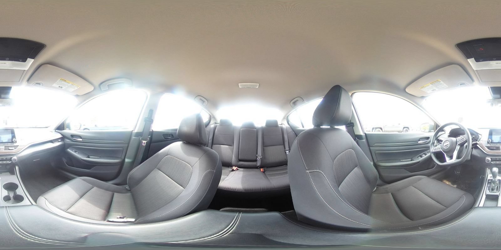 Used 2025 Nissan Altima 2.5 SV FWD image 35