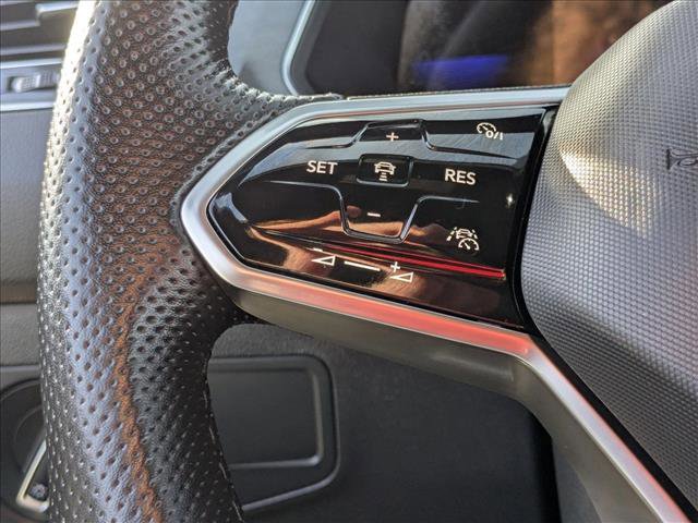 Used 2023 Volkswagen Tiguan SE R-Line image 18