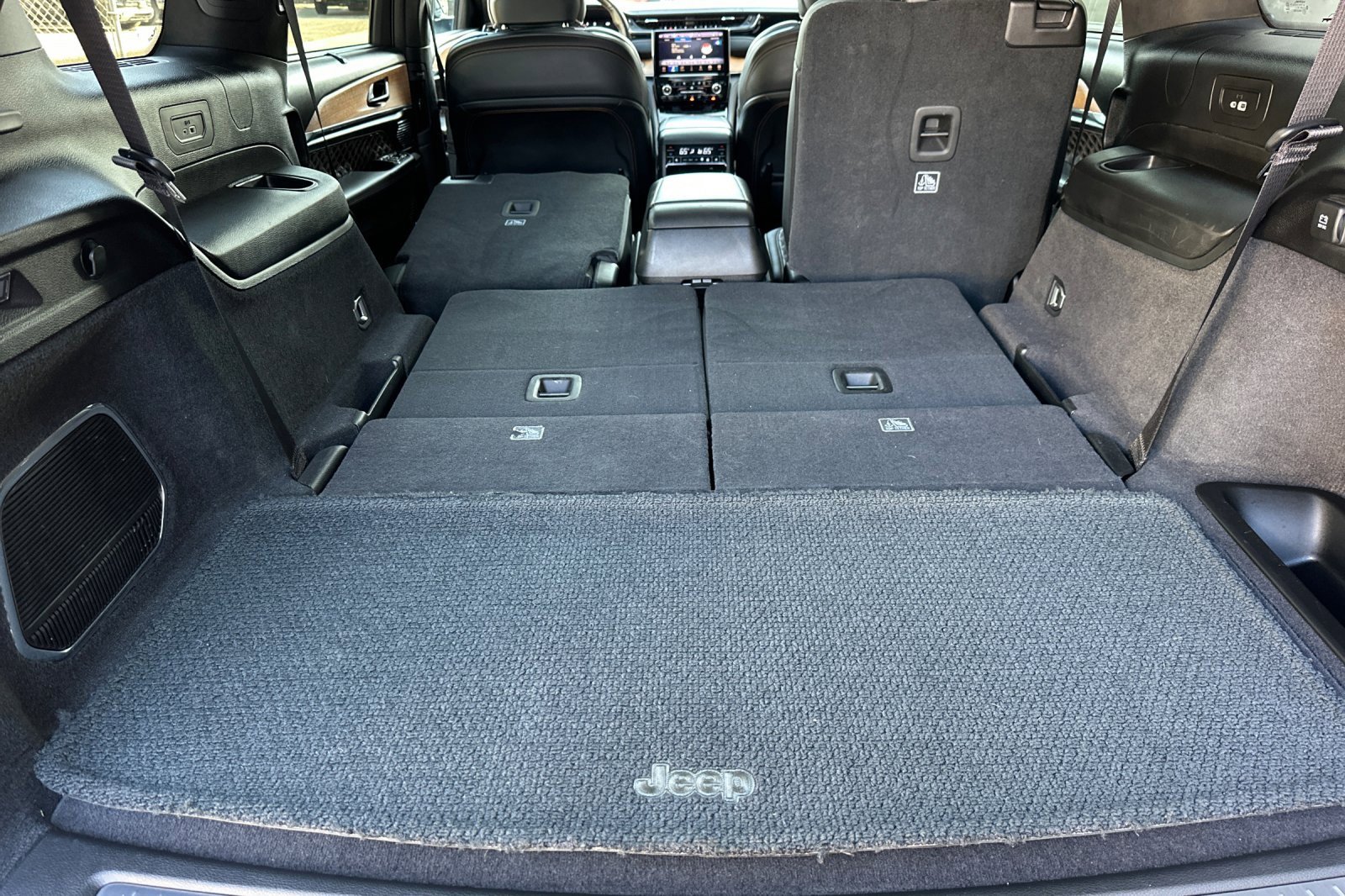 Used 2023 Jeep Grand Cherokee L Summit image 18