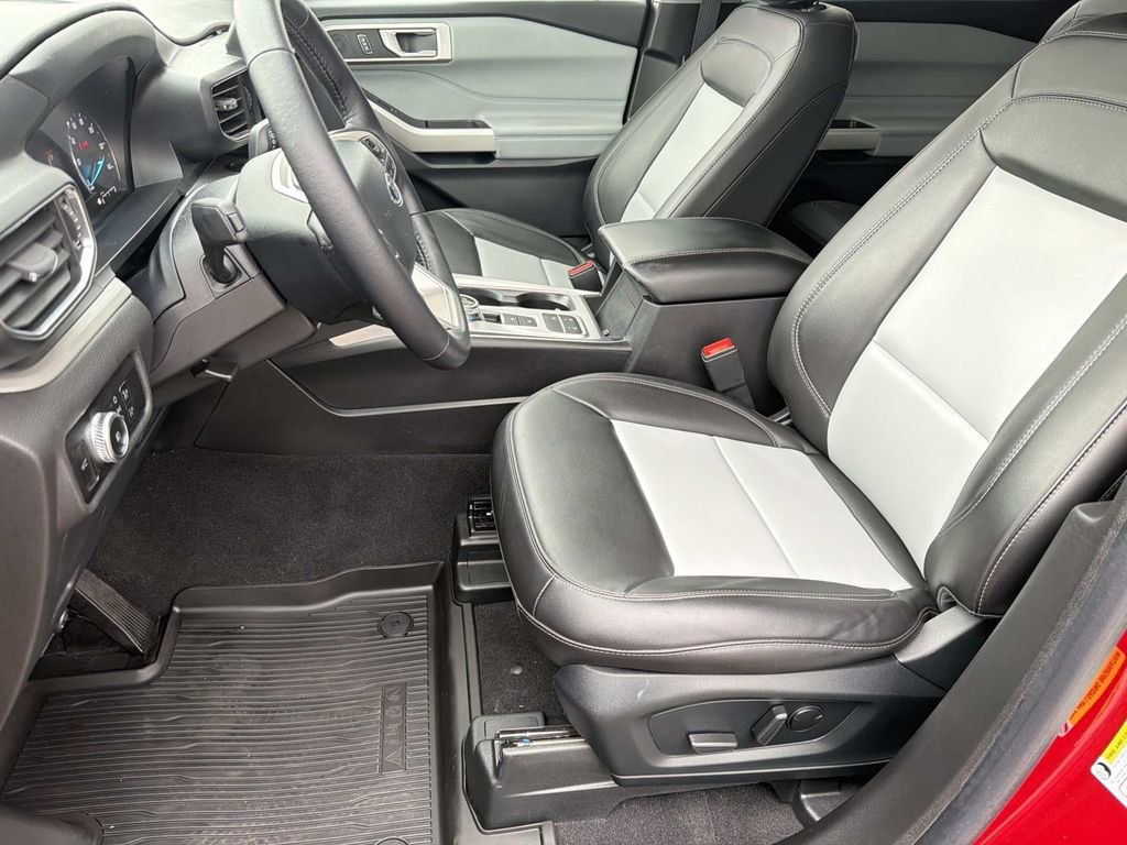 Certified 2023 Ford Explorer XLT w/ Equipment Group 202A image 20