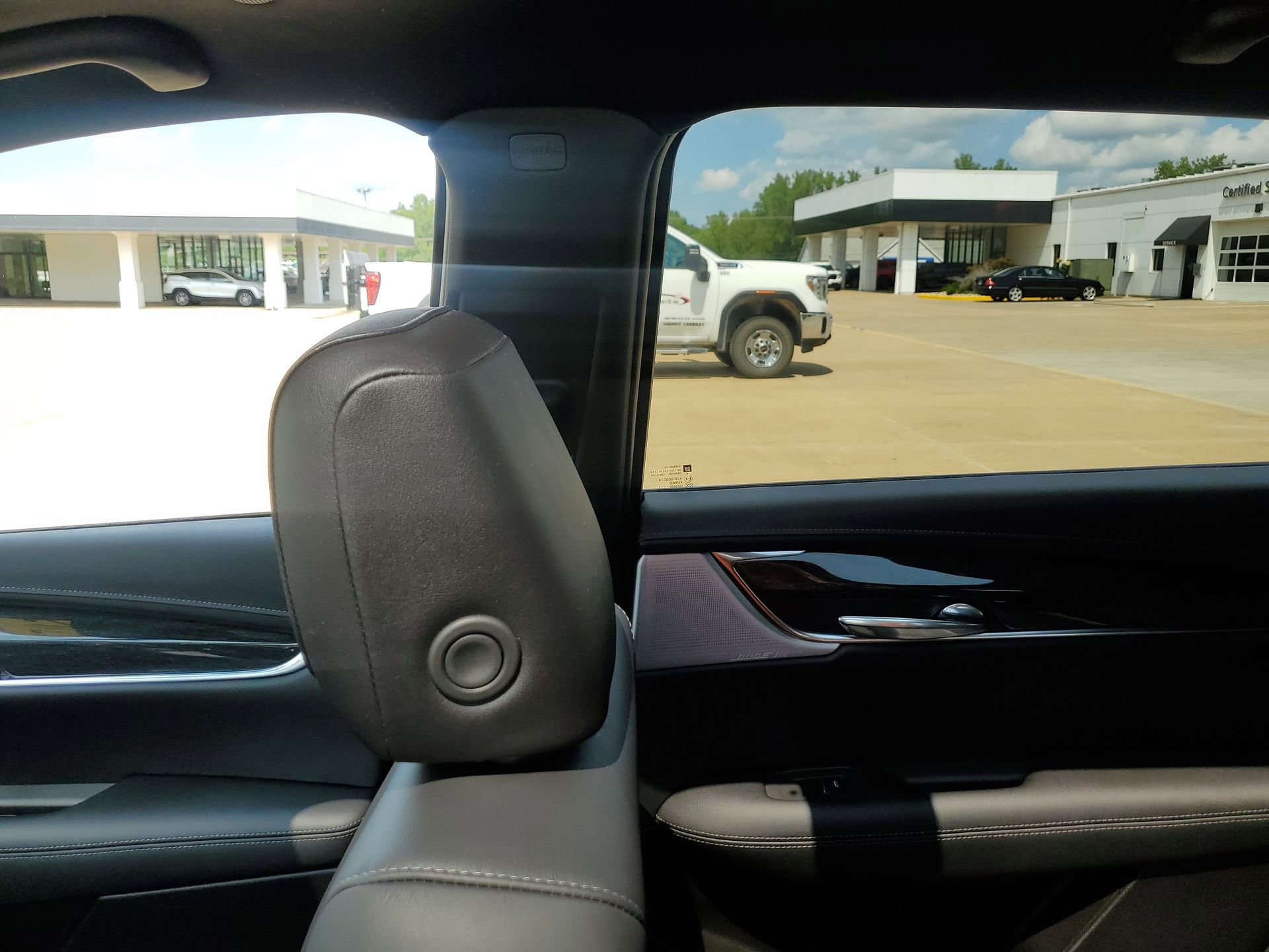 Used 2022 Cadillac XT5 Premium Luxury w/ Technology Package image 12