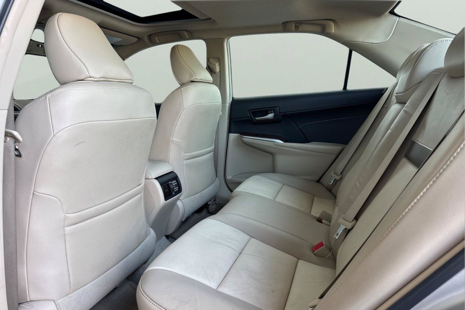 Used 2014 Toyota Camry XLE FWD image 5