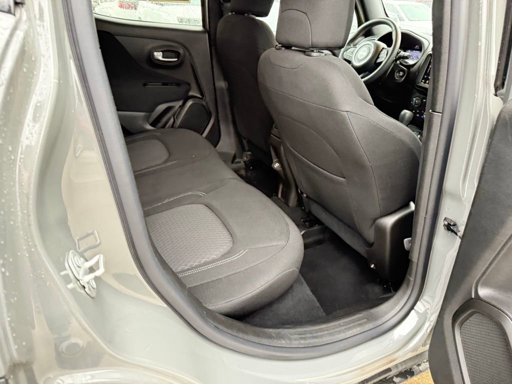Used 2021 Jeep Renegade Latitude AWD/4WD image 25