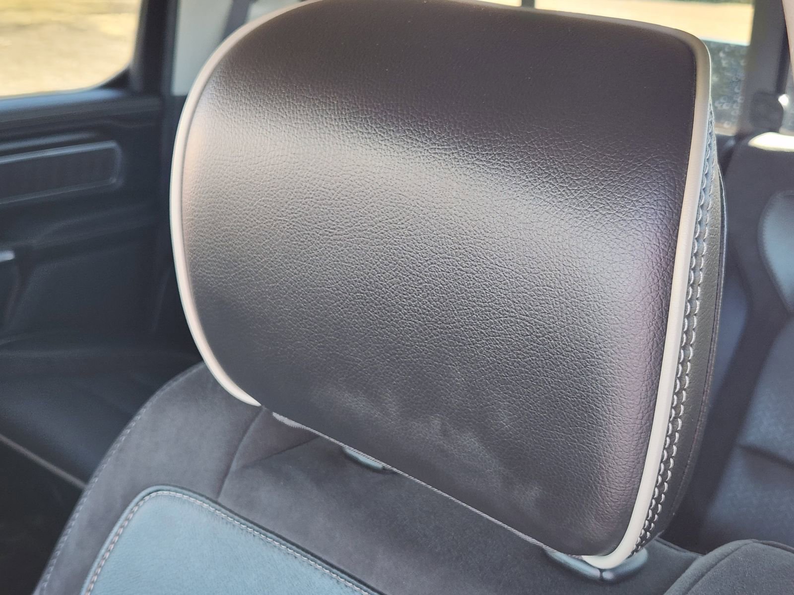 Used 2022 RAM 1500 Laramie image 19