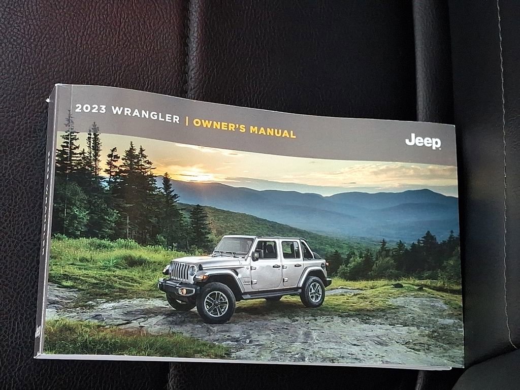 Used 2023 Jeep Wrangler Altitude image 33