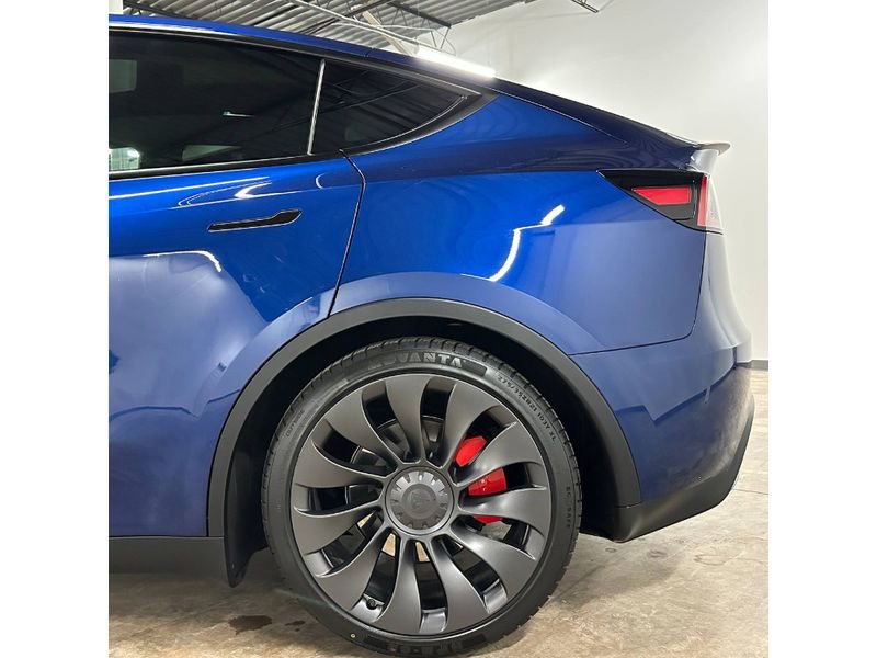 Used 2025 Tesla Model Y Performance image 10