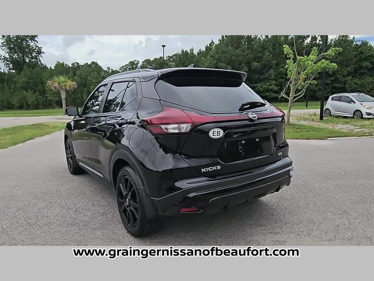 Used 2023 Nissan Kicks SR FWD image 28