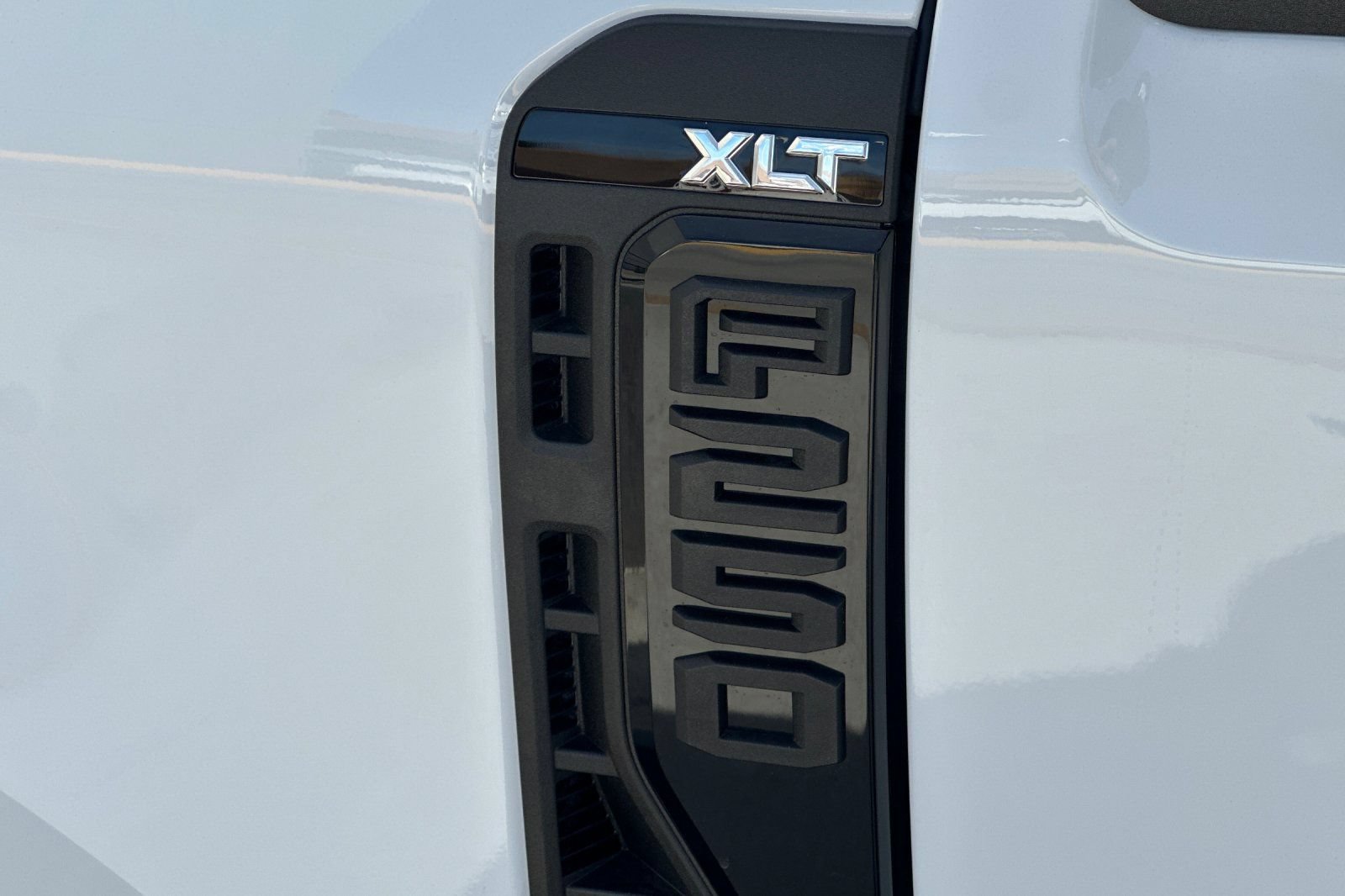 New 2026 Ford F250 XLT w/ XLT Premium Package AWD/4WD image 25