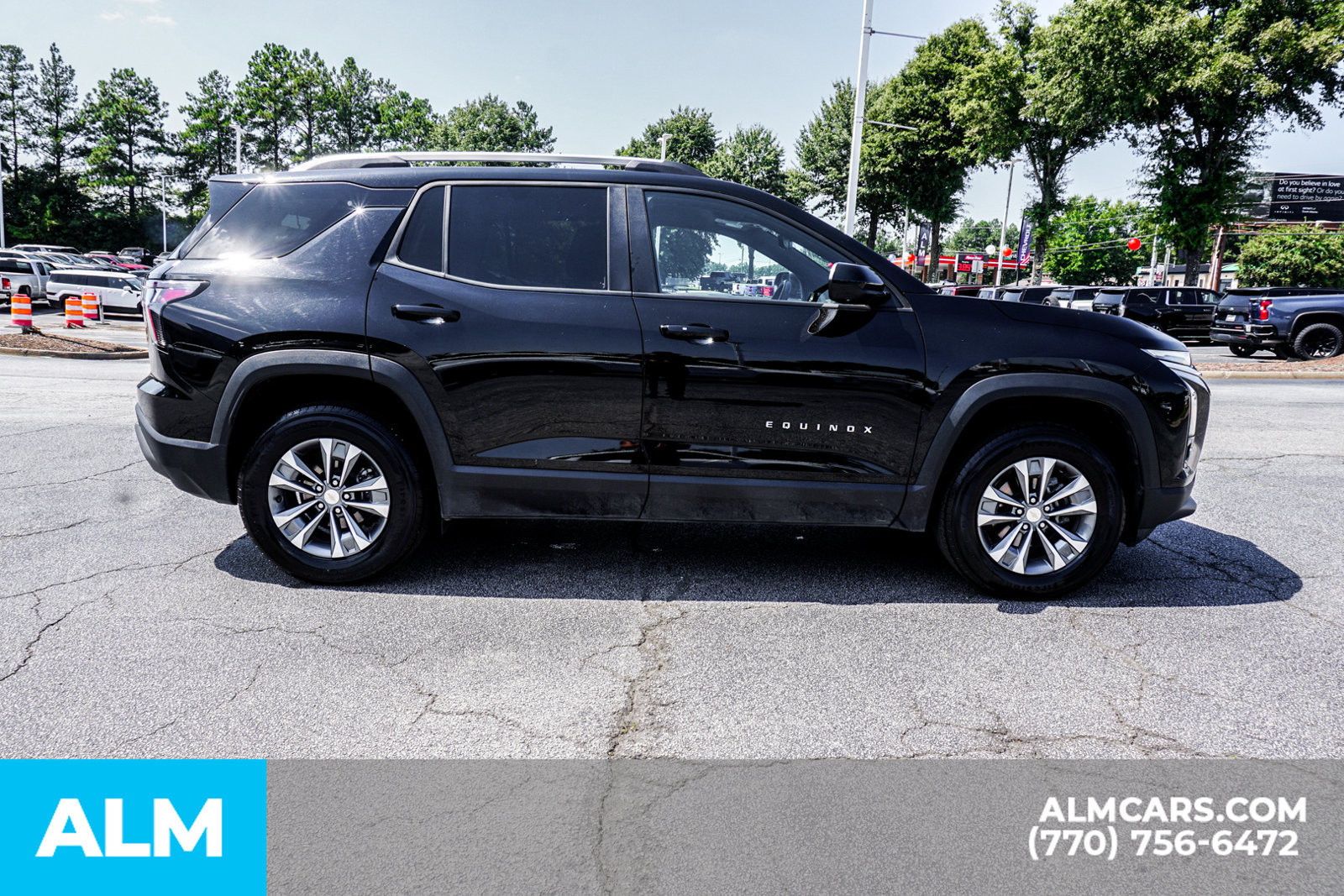 Used 2025 Chevrolet Equinox LT w/ Convenience Package II FWD image 10