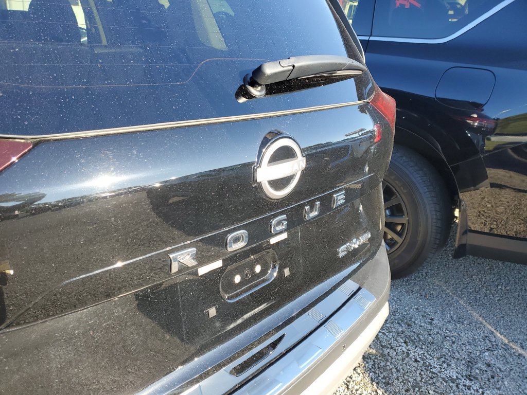 Certified 2023 Nissan Rogue SV w/ SV Premium B Package AWD/4WD image 17