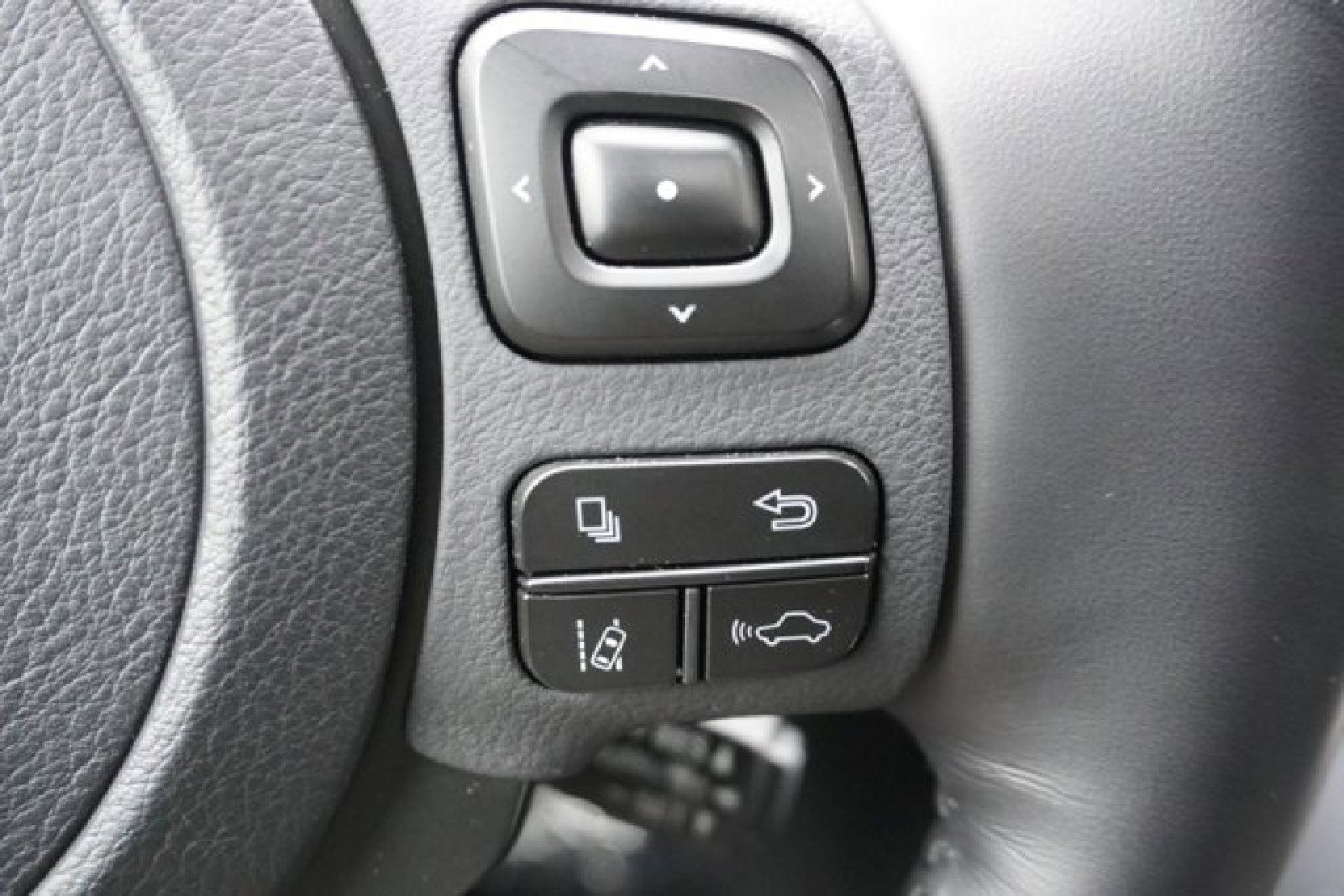 Used 2023 Lexus IS 300 w/ Comfort Package image 26