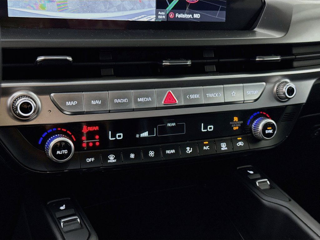 Used 2025 Kia Telluride S FWD image 10