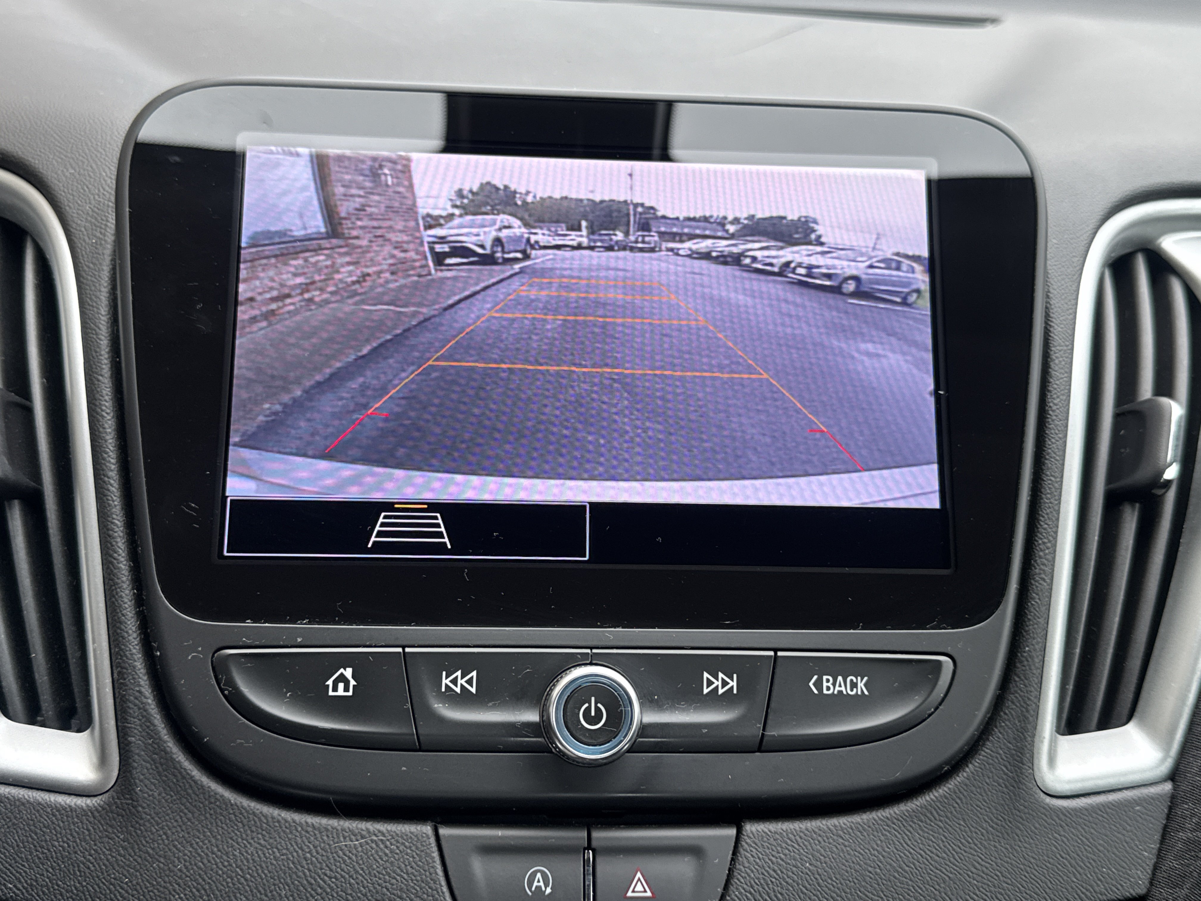 Used 2022 Chevrolet Malibu LS FWD image 20