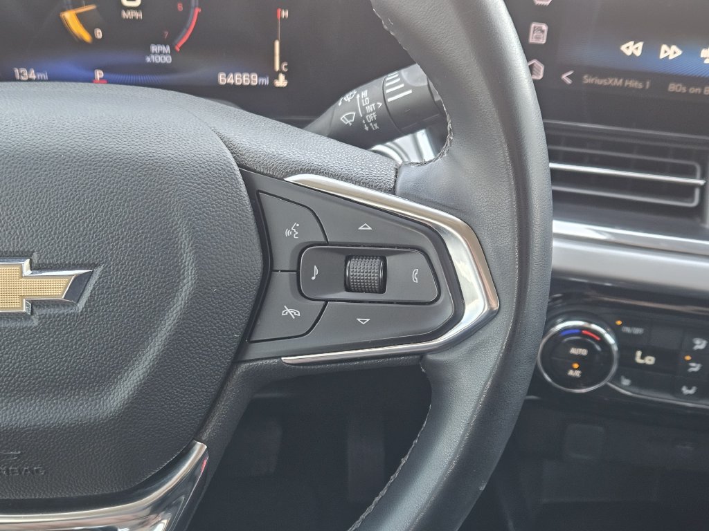 Used 2025 Chevrolet Trax LT w/ LT Convenience Package FWD image 28