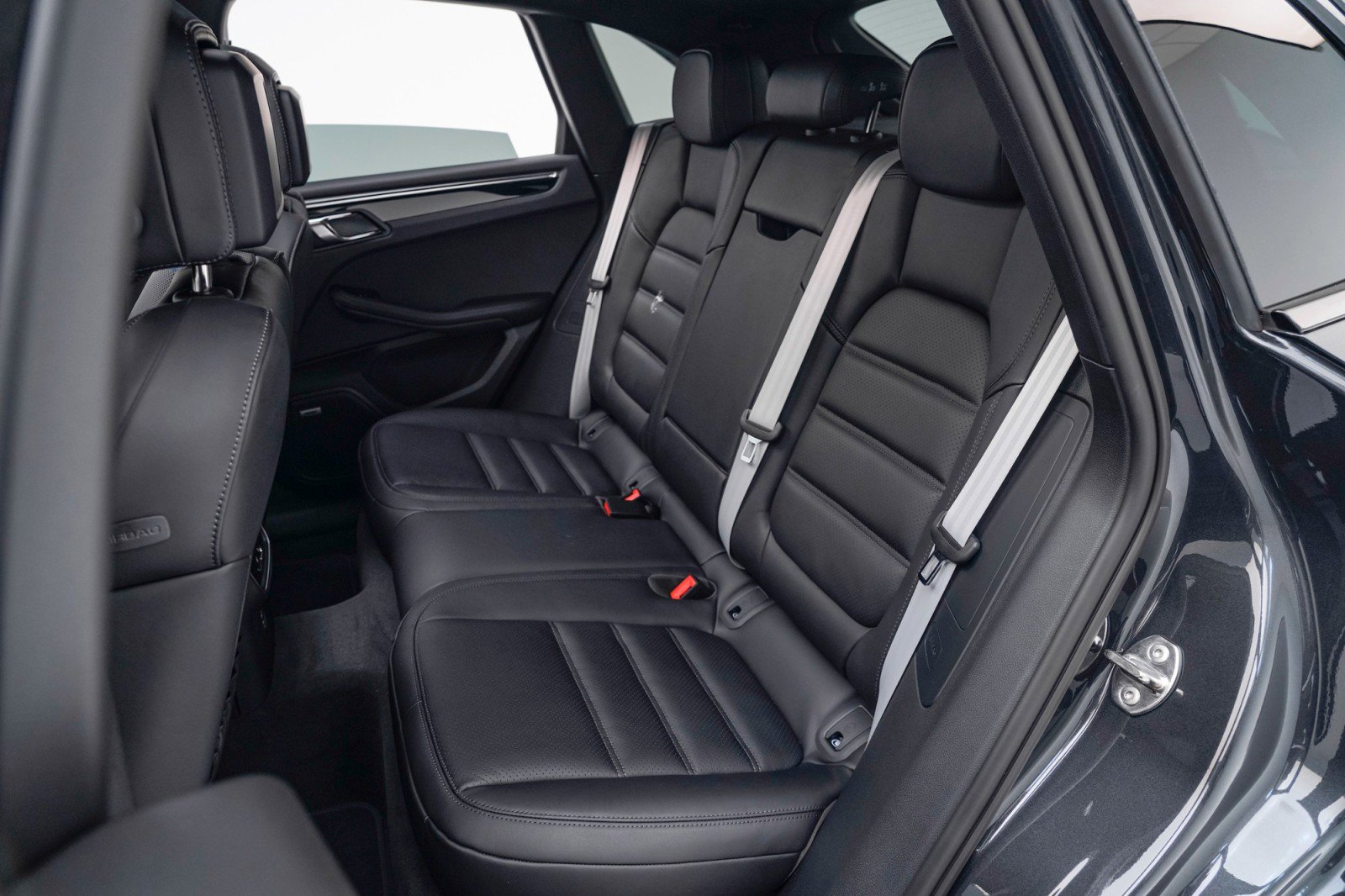 New 2026 Porsche Macan image 29