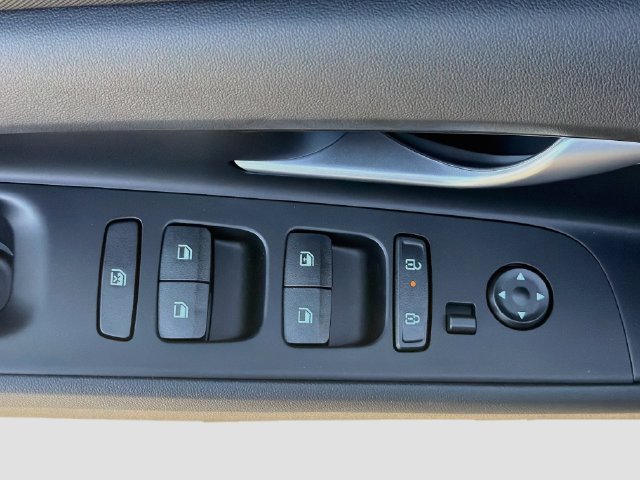 New 2026 Hyundai Elantra SE FWD image 17