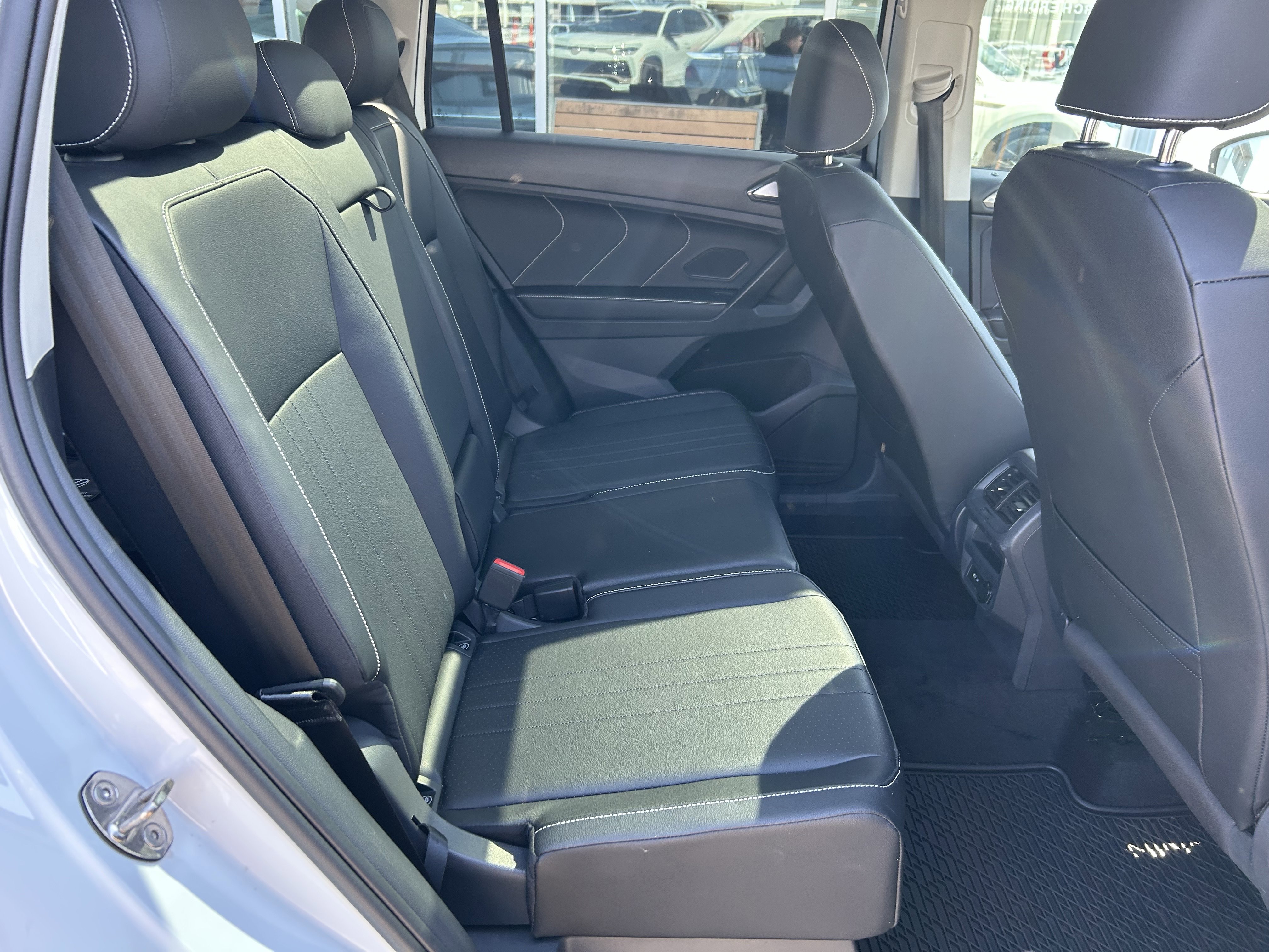 Used 2023 Volkswagen Tiguan SE image 26