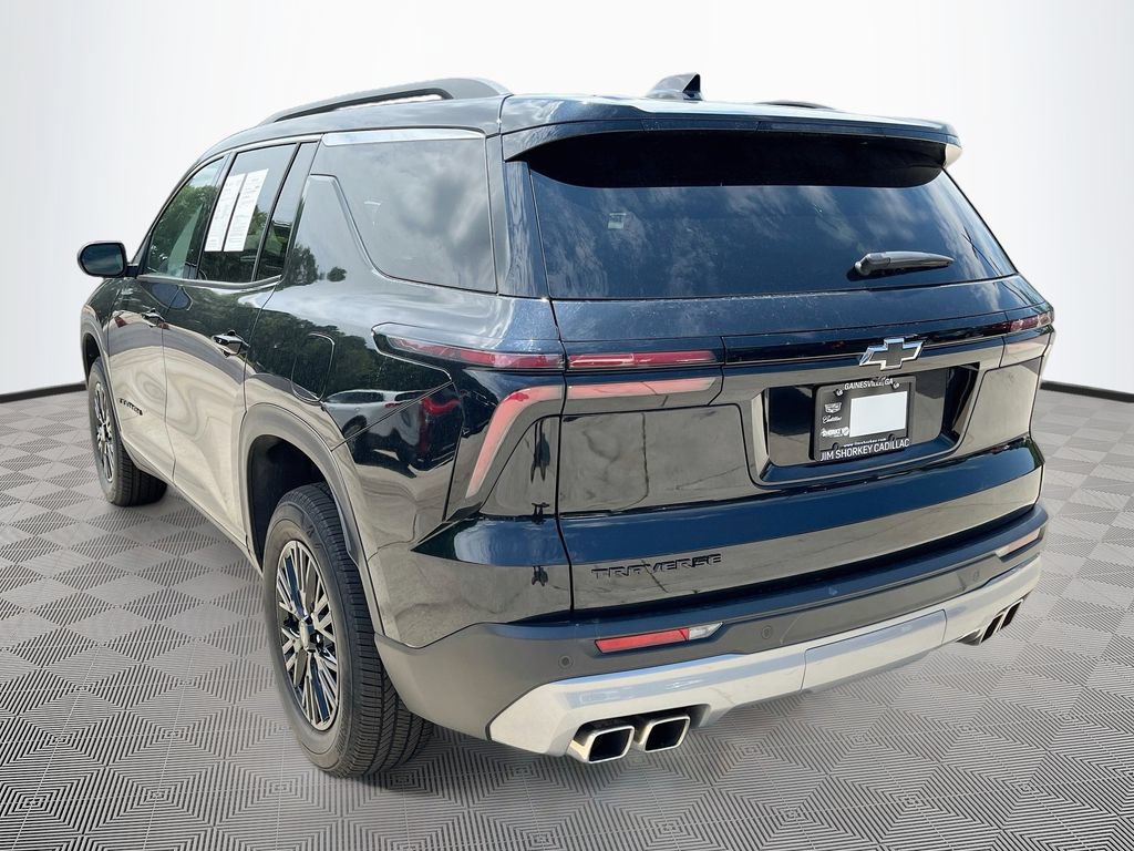 Used 2025 Chevrolet Traverse LT FWD image 8