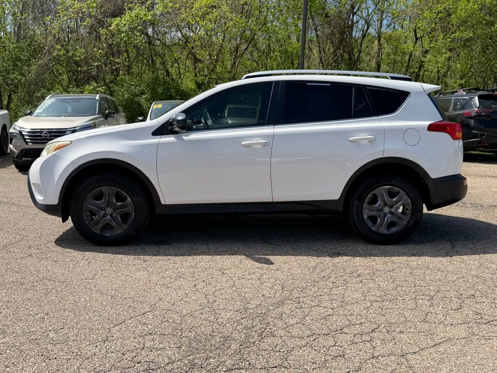 Used 2013 Toyota RAV4 LE image 3