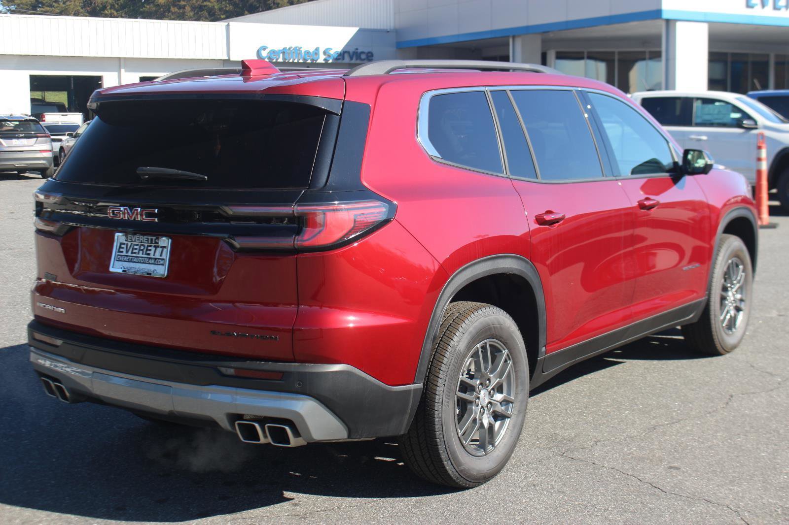 New 2025 GMC Acadia Elevation image 8
