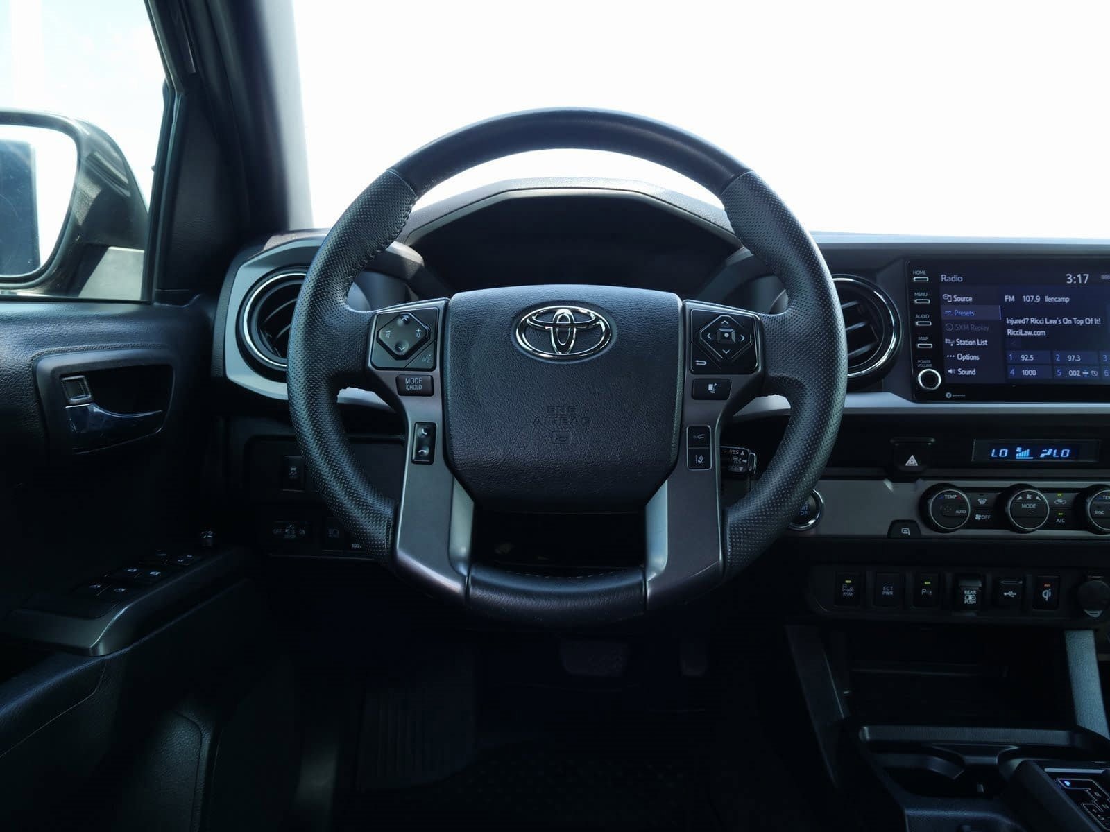 Used 2022 Toyota Tacoma TRD Sport image 17