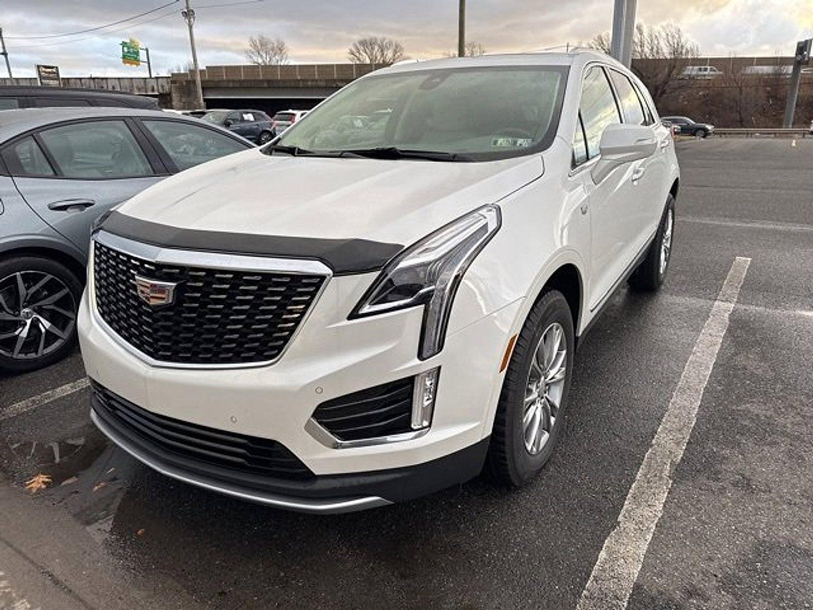 Used 2022 Cadillac XT5 Premium Luxury image 3