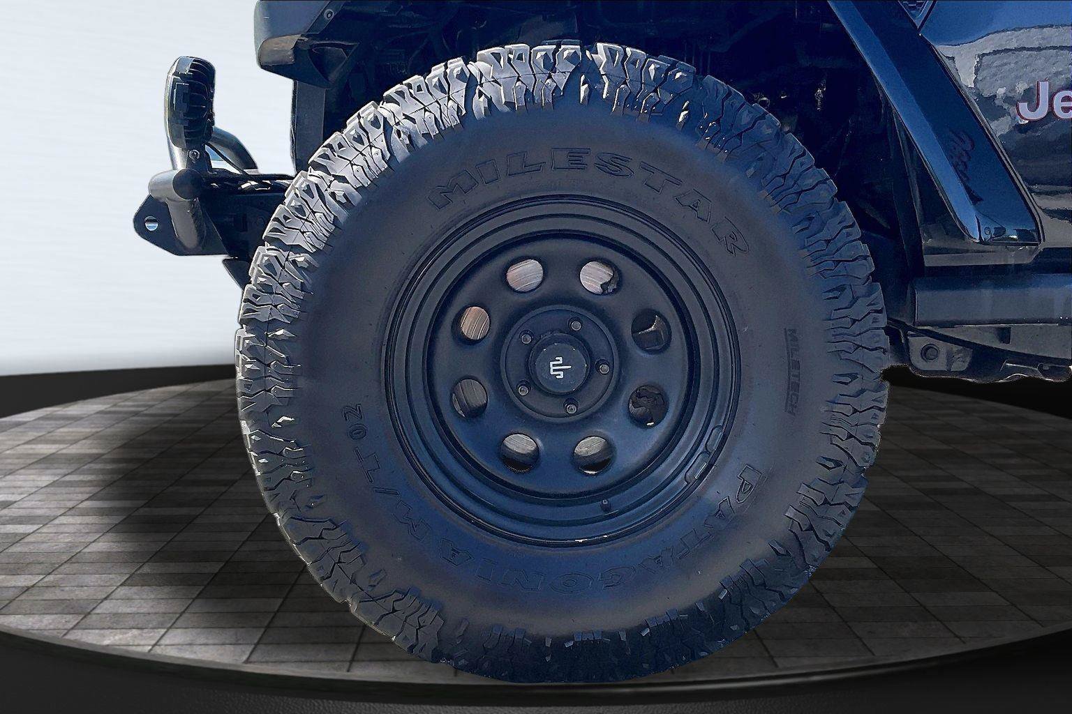 Used 2020 Jeep Gladiator Rubicon AWD/4WD image 8