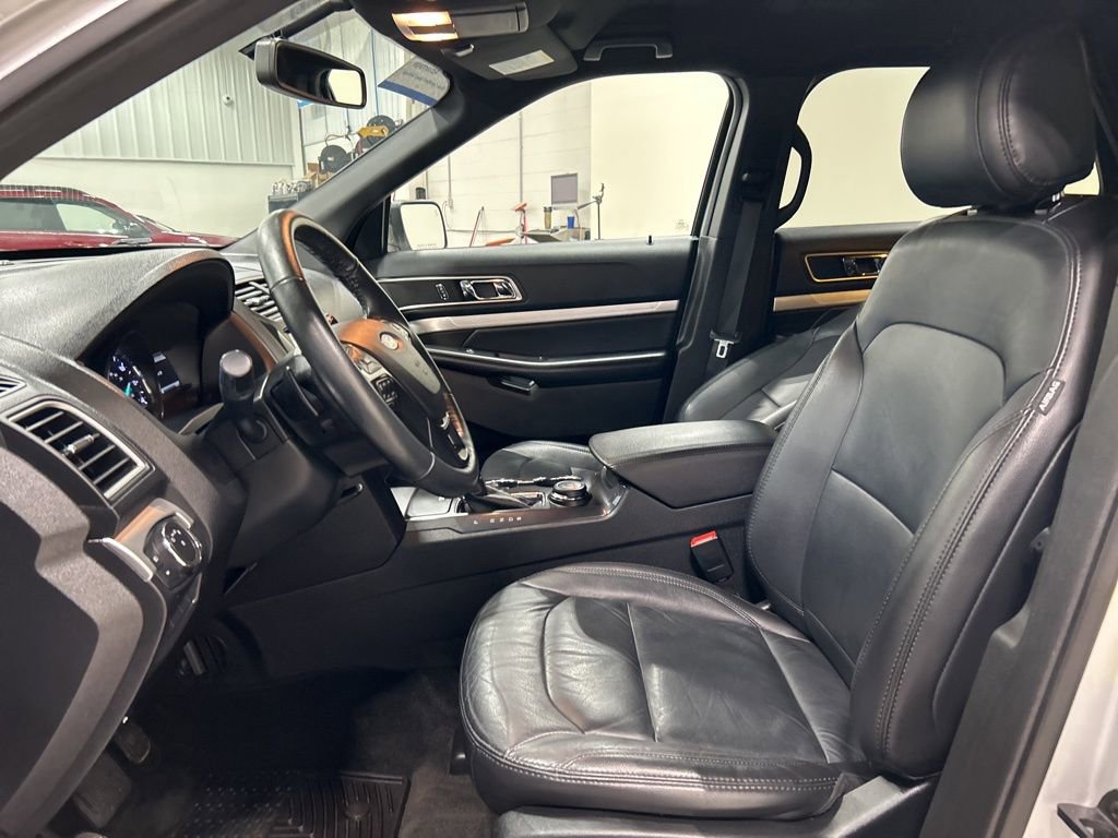 Certified 2017 Ford Explorer XLT w/ Equipment Group 202A image 10