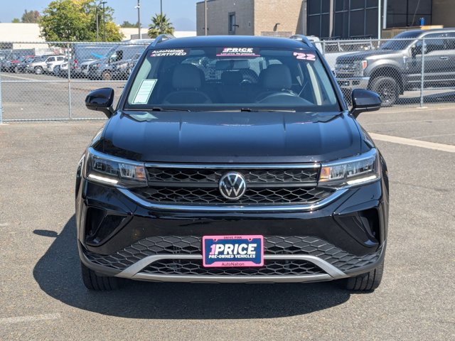 Used 2022 Volkswagen Taos SE FWD image 2