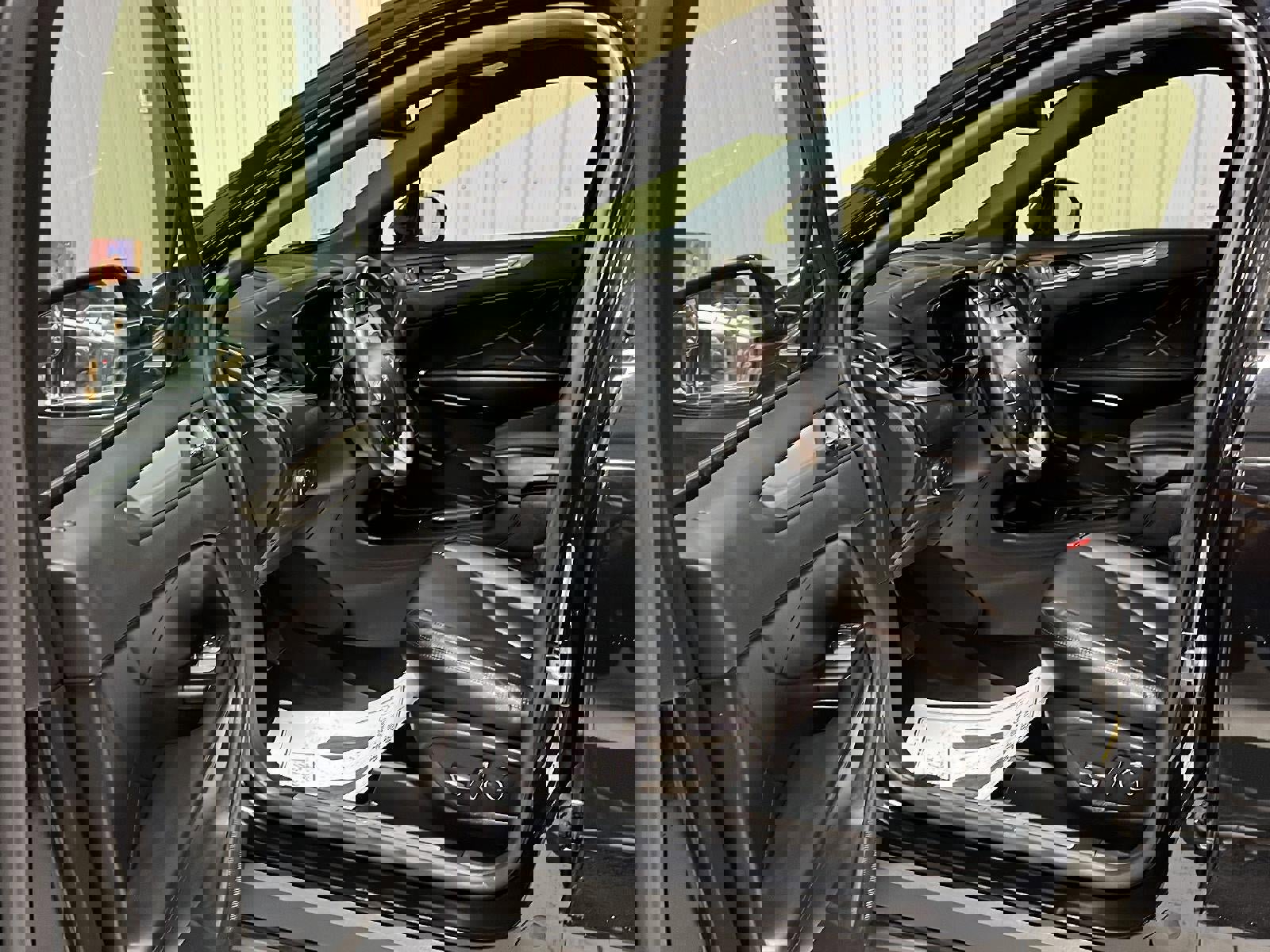 Used 2019 Lincoln MKC Premiere image 11