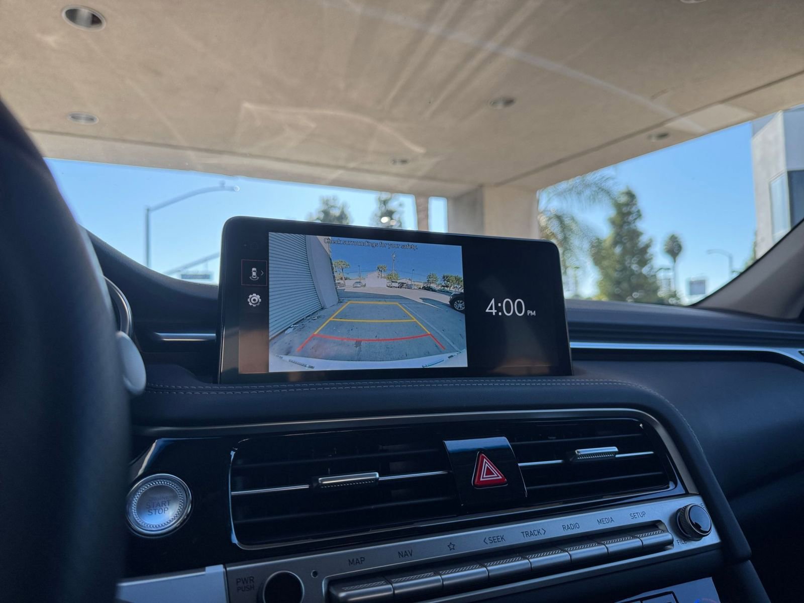 Used 2025 Genesis G70 2.5T image 17