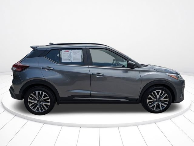 Used 2024 Nissan Kicks SR FWD image 3