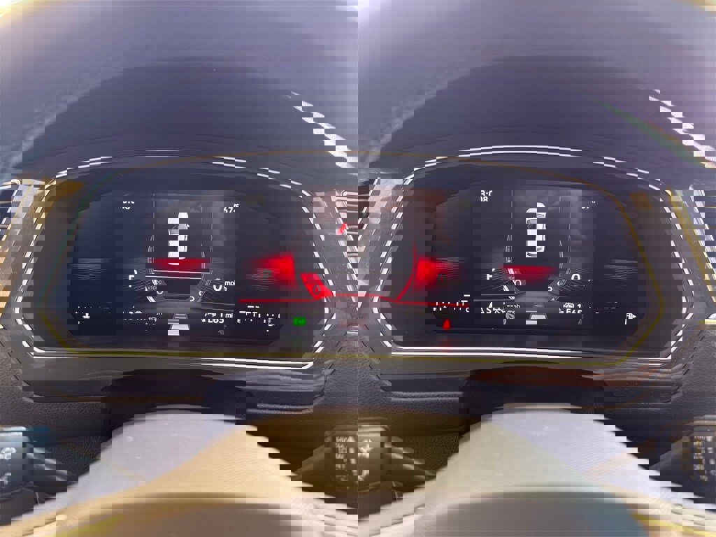 Used 2024 Volkswagen Tiguan SE R-Line image 16