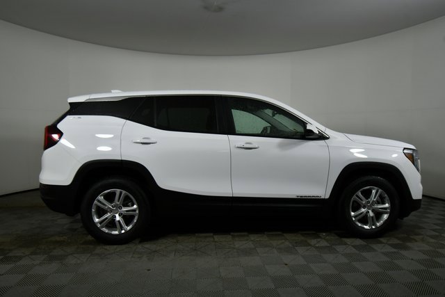 Used 2024 GMC Terrain SLE image 15