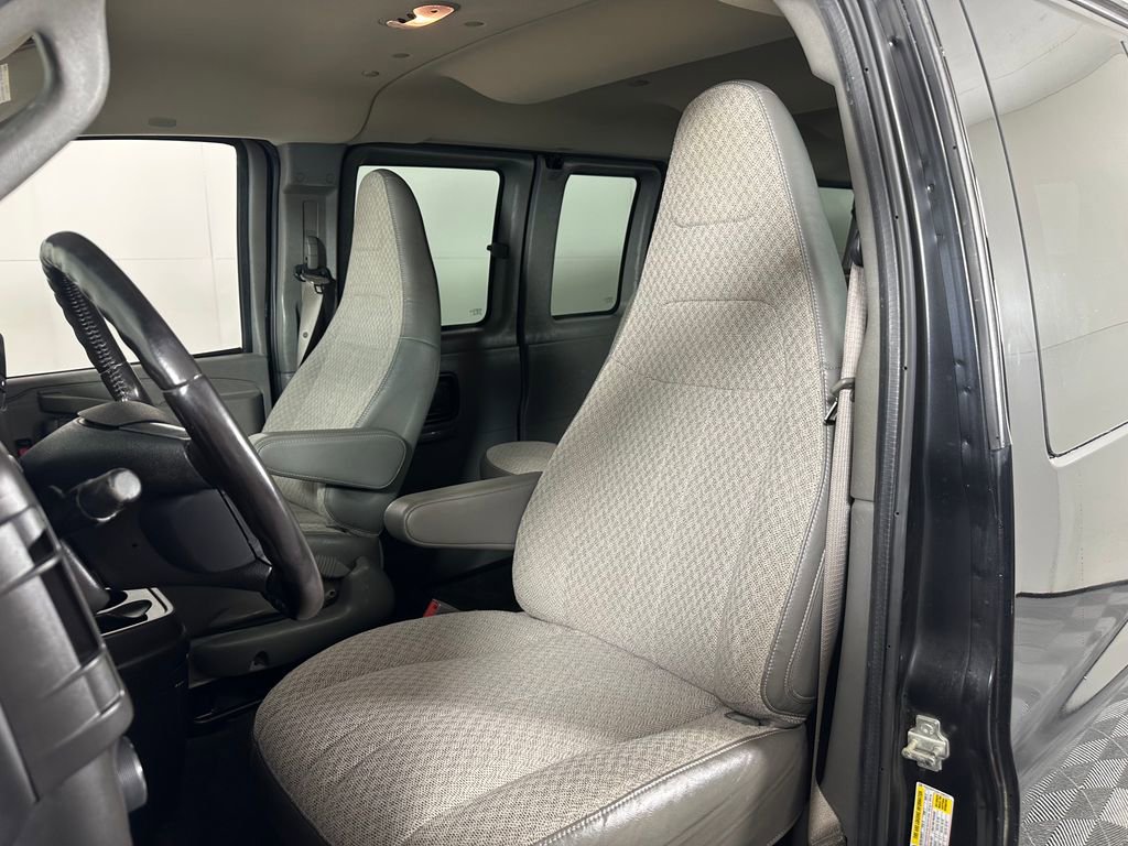 Used 2017 Chevrolet Express 3500 LT w/ LT Preferred Equipment Group image 12