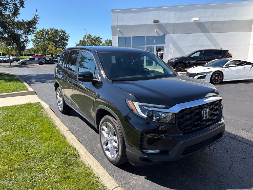 Used 2024 Honda Passport EX-L image 3