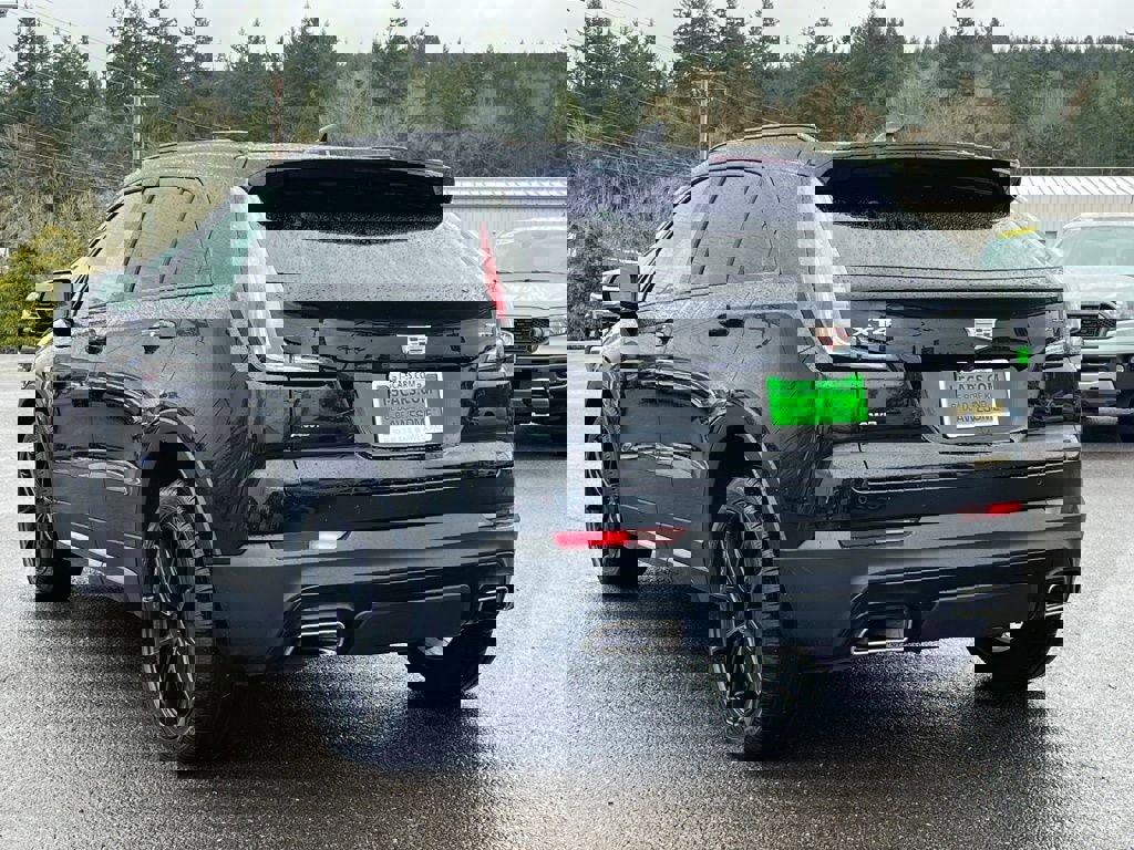 Used 2023 Cadillac XT4 Sport image 2