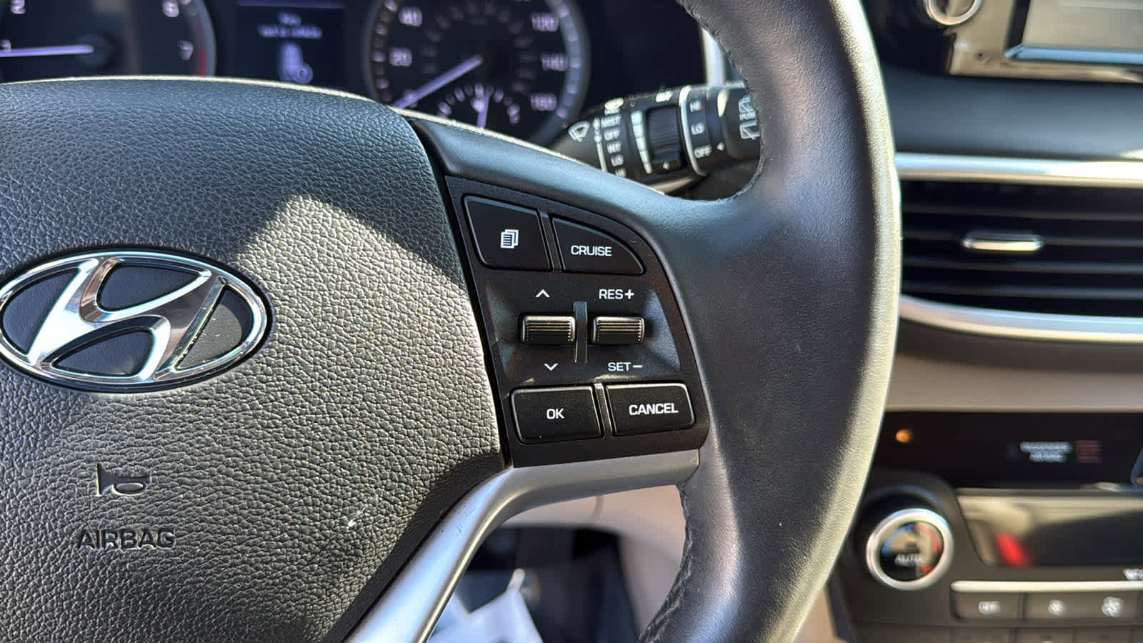 Used 2019 Hyundai Tucson Limited image 16